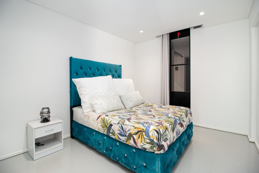 To Let 2 Bedroom Property for Rent in Woodstock Western Cape
